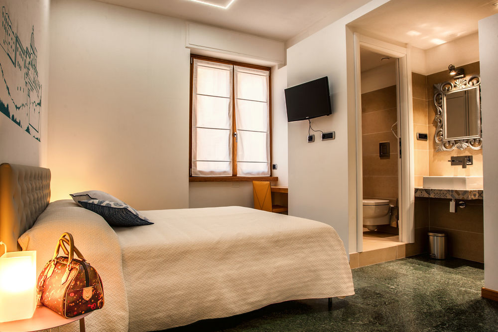 Lucenova Suite Guest-House 卡利亚里 外观 照片