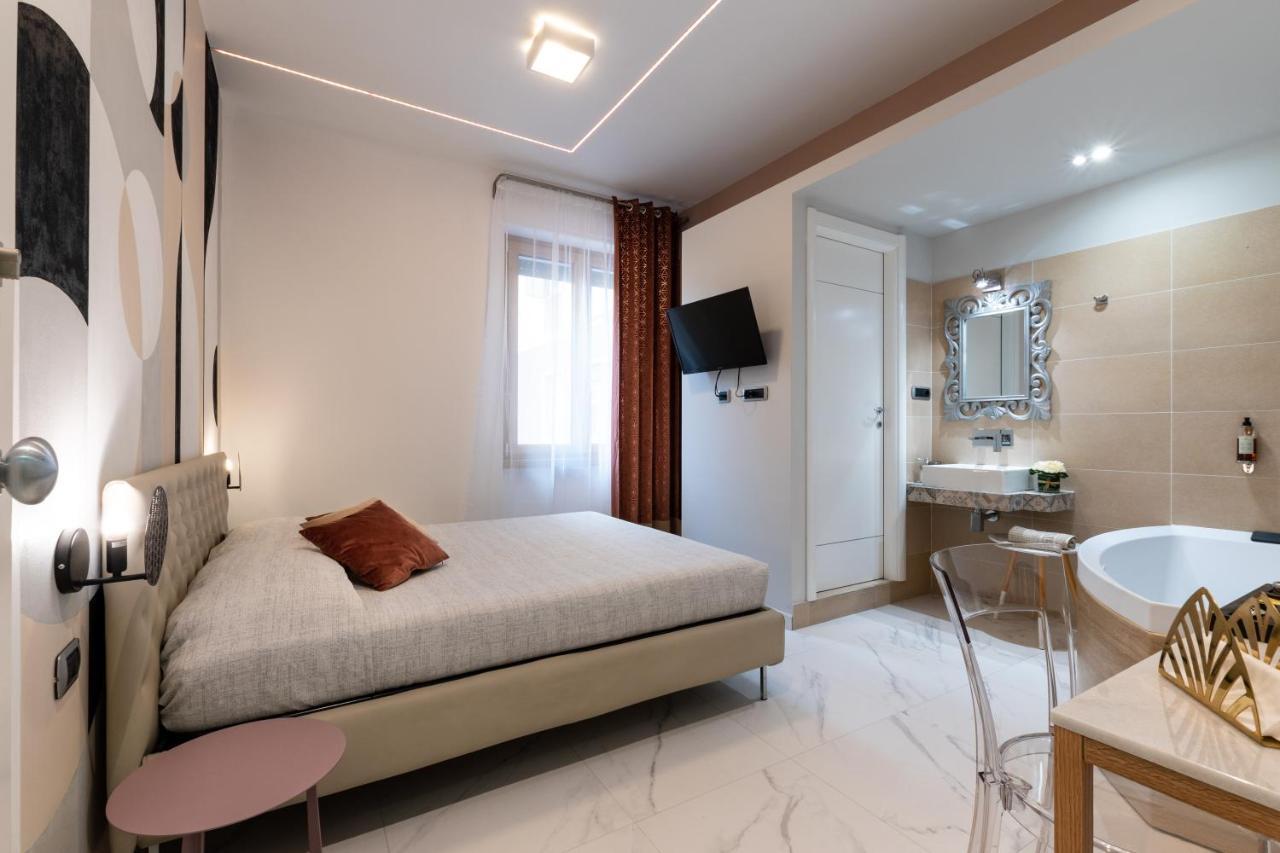 Lucenova Suite Guest-House 卡利亚里 外观 照片
